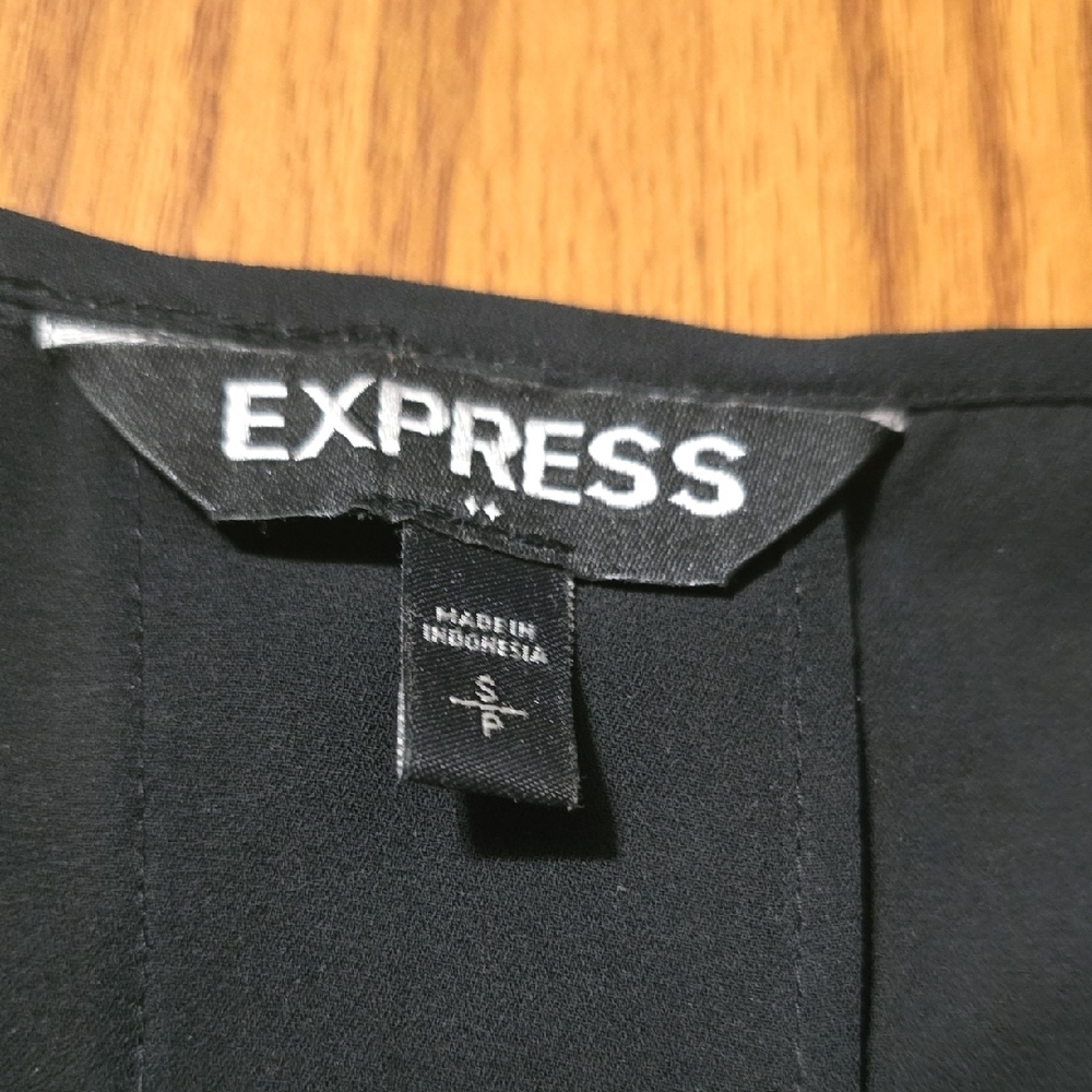 Express Elegant Black Sleeveless Top - Picture 5 of 6